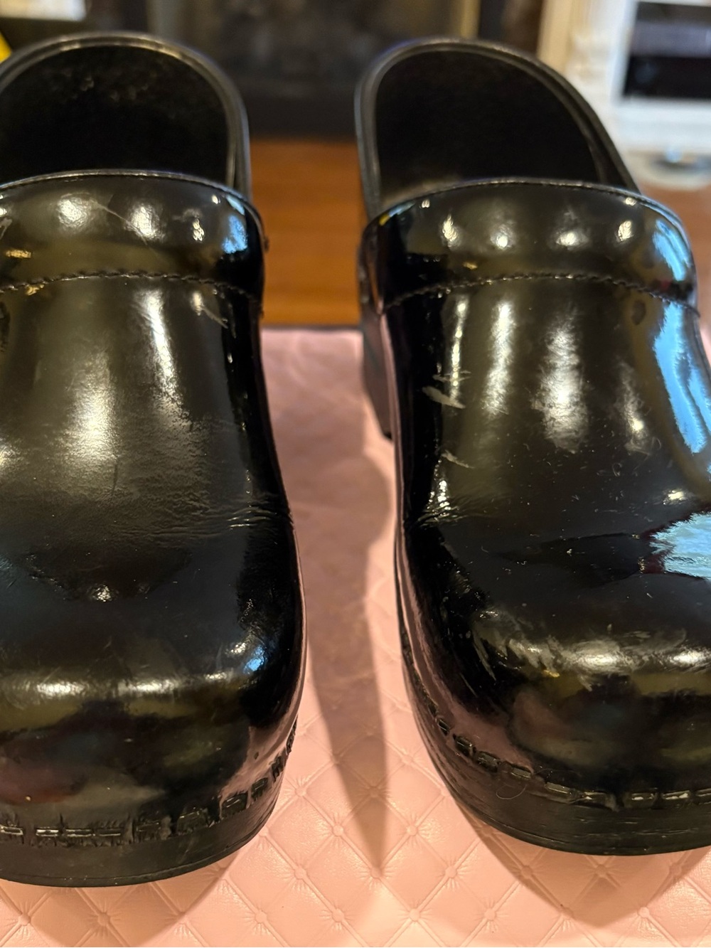 Black Patent leather professional clogs in a gloss size 9 1/2 U.S.